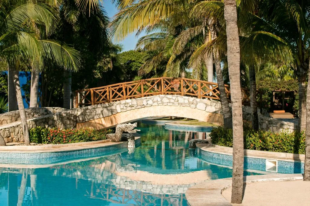 Pool, Iberostar Waves Paraiso Beach All Inclusive, Cancun Area