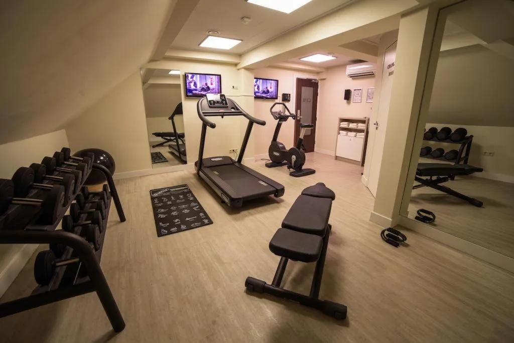 Sports and Entertainment, Boutique Hotel Notting Hill, Amsterdam