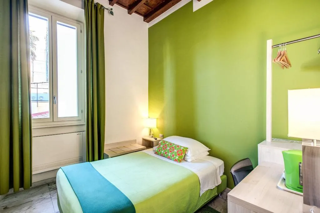 SINGLE STANDARD Room, Boston, Florence