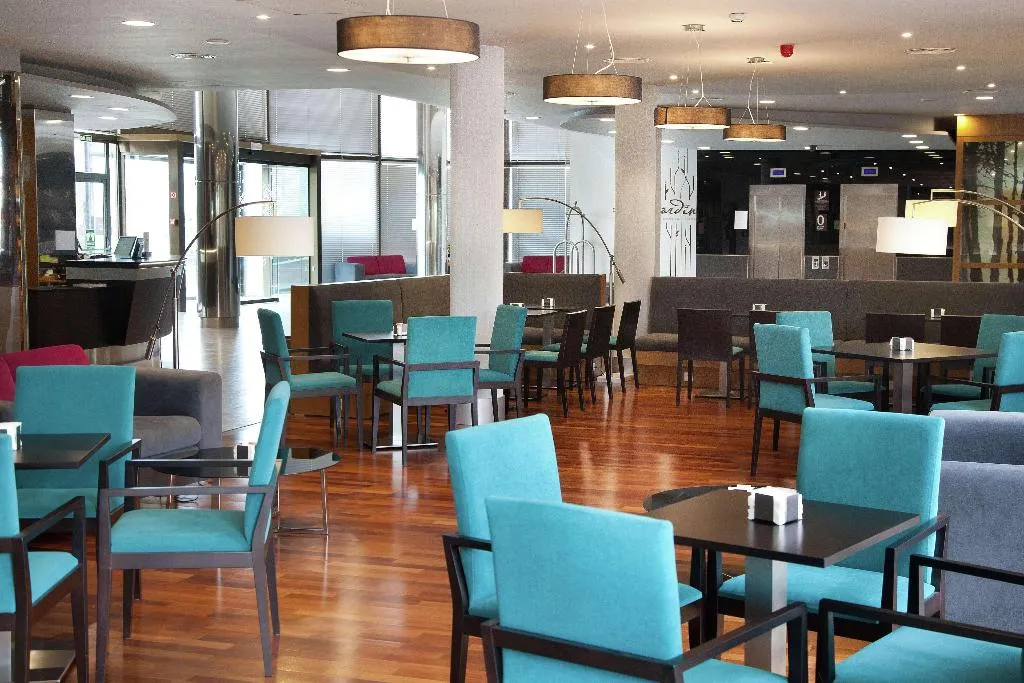Restaurant, Hilton Garden Inn Málaga, Costa Del Sol