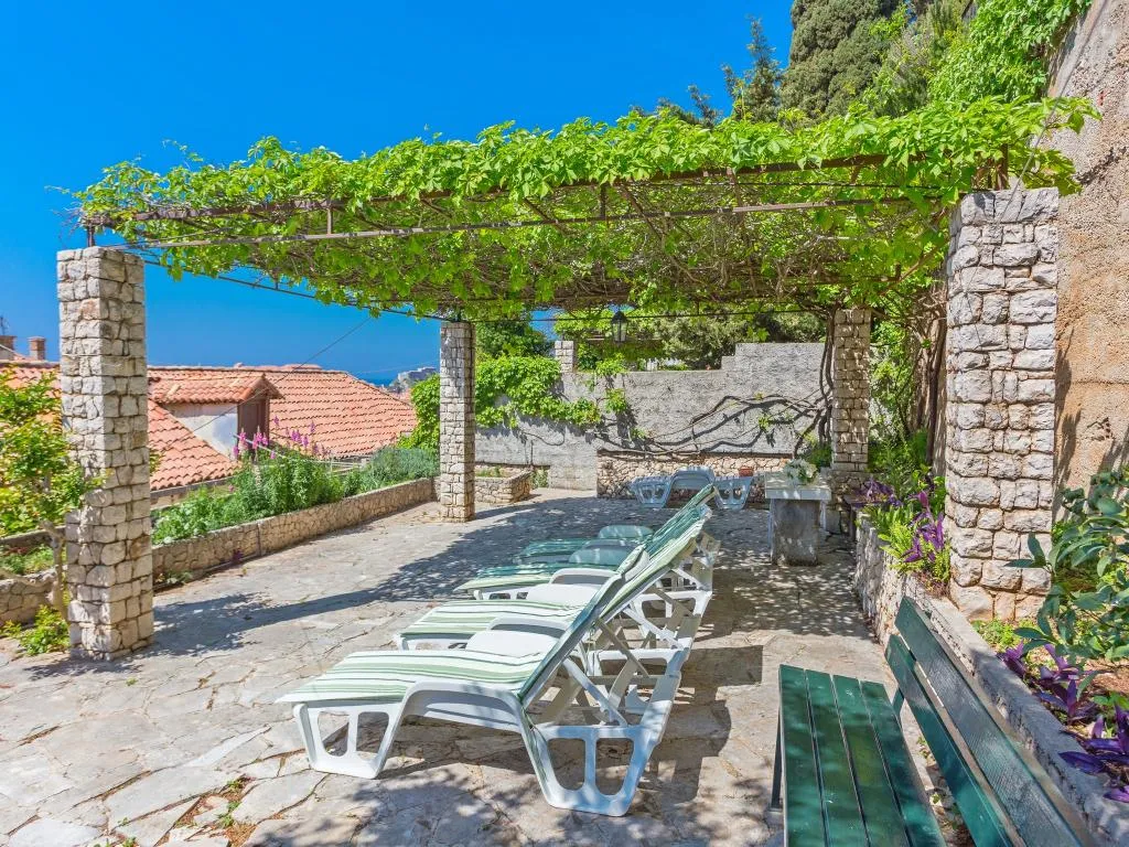 APARTMENT CAPACITY 4 Room, Apartments Mara, Dubrovnik