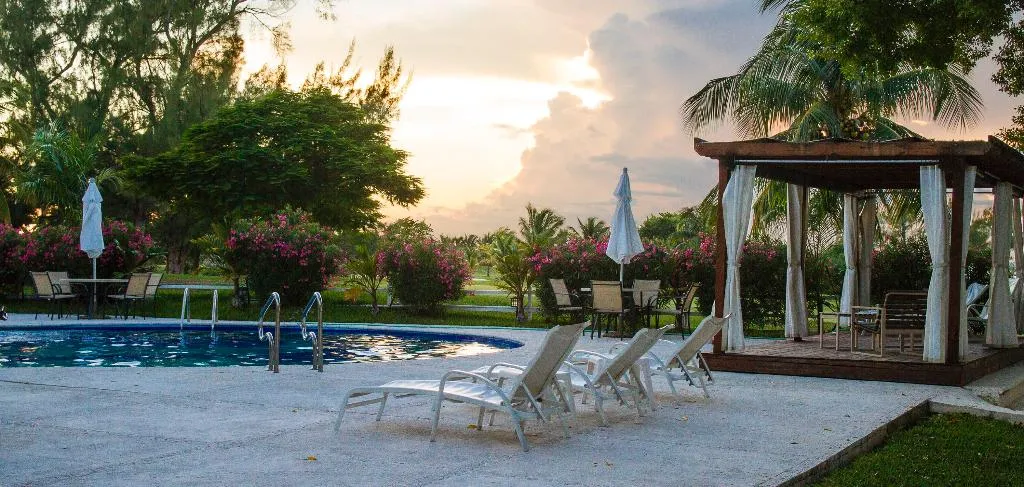 General view, Las Gaviotas Hotel and Suites, Cancun Area