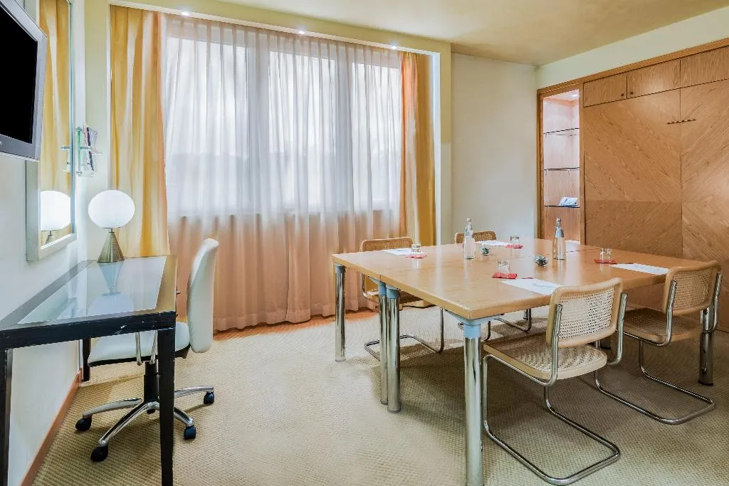 Conferences, Crowne Plaza Padova, Venice