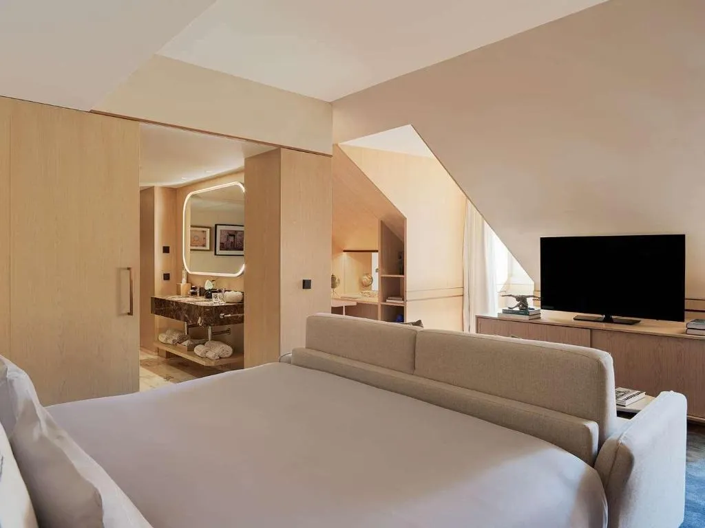 JUNIOR SUITE WITH DOUBLE BED Room, The One Palacio Da Anunciada, Lisbon