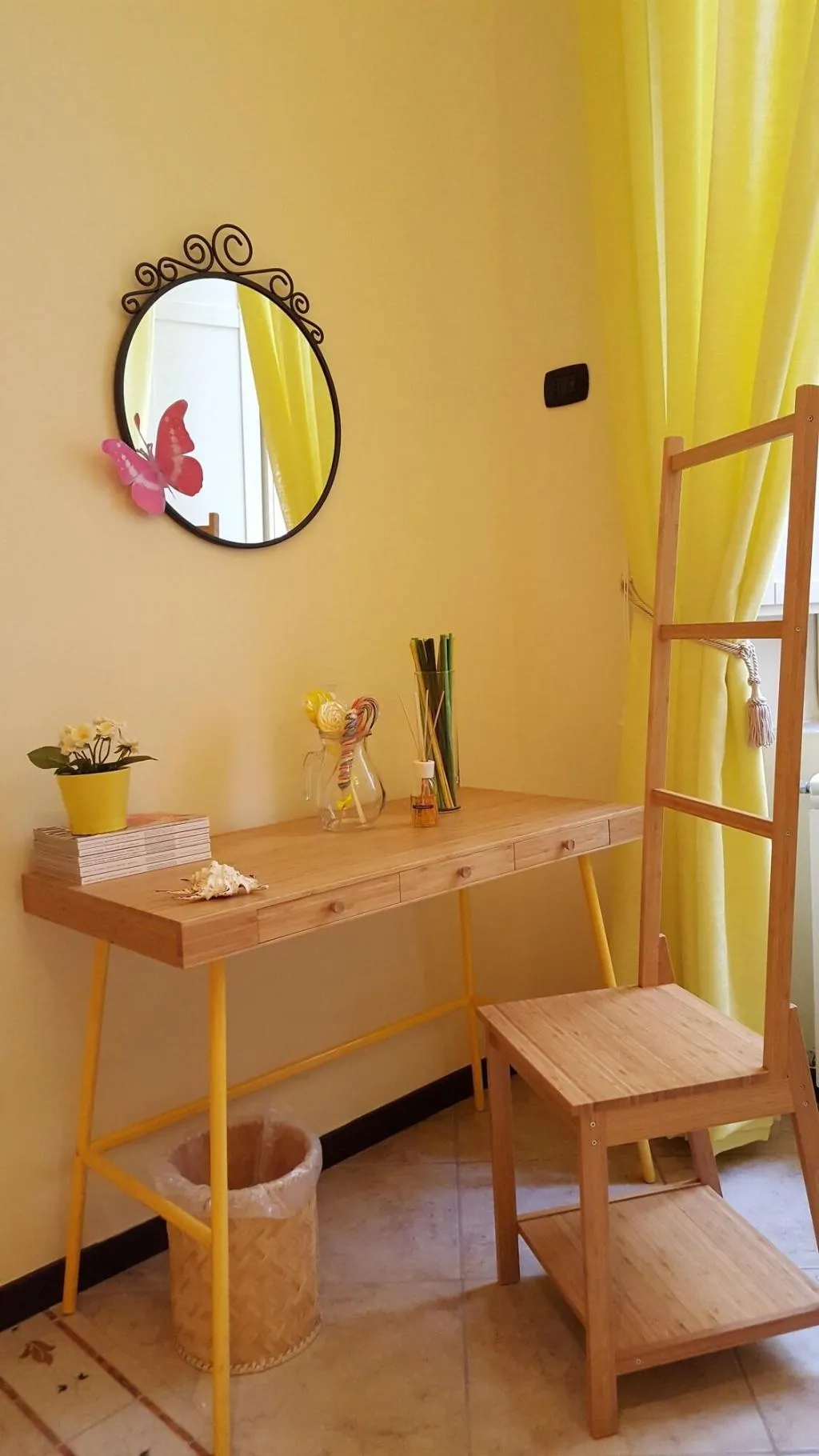Room, B&B La Canzanella, Naples