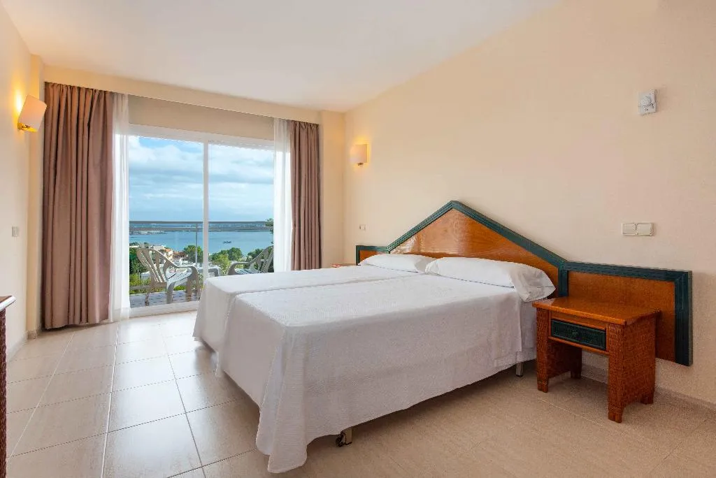 STUDIO CAPACITY 3 Room, Valentin Grand Park Suite Hotel, Majorca