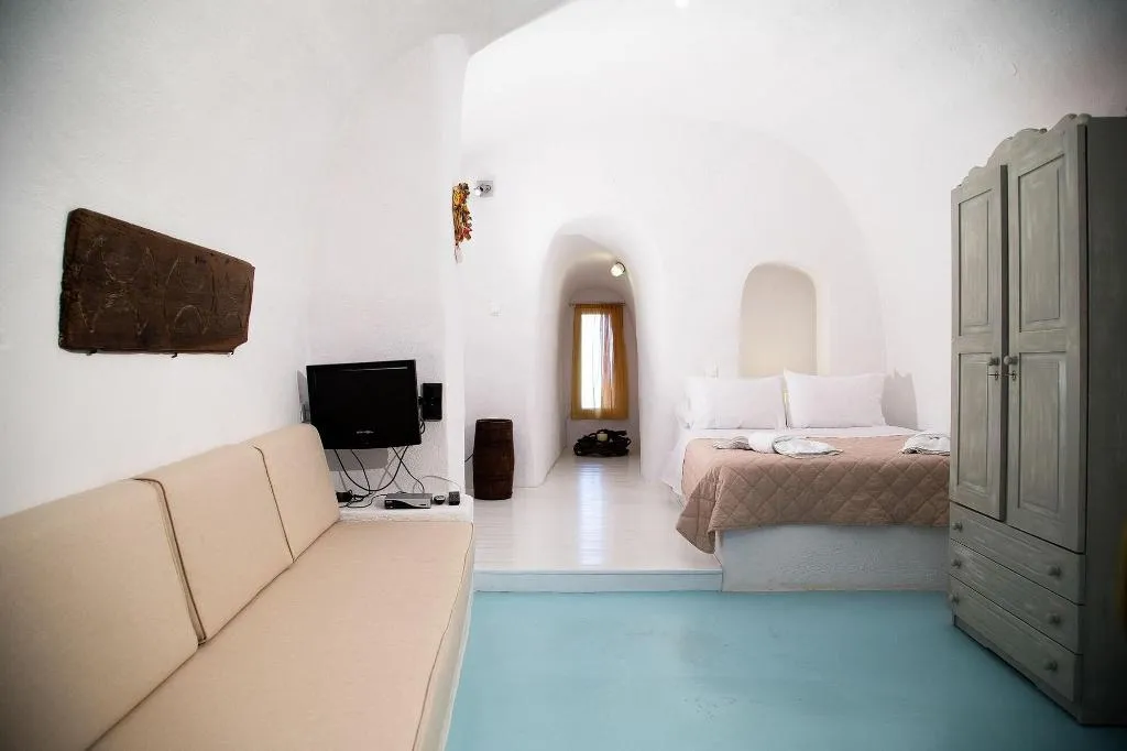 Room, Marizan Caves & Villas, Santorini, Santorini