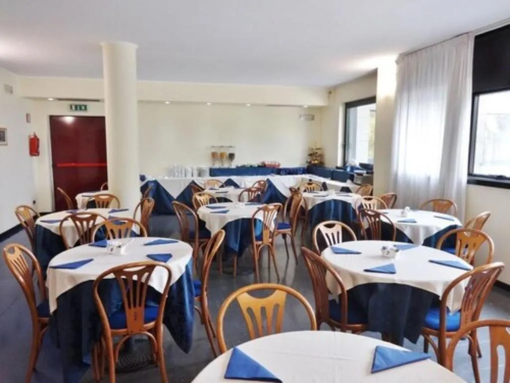 Restaurant, iH Hotels Milano Blu Visconti, Milan