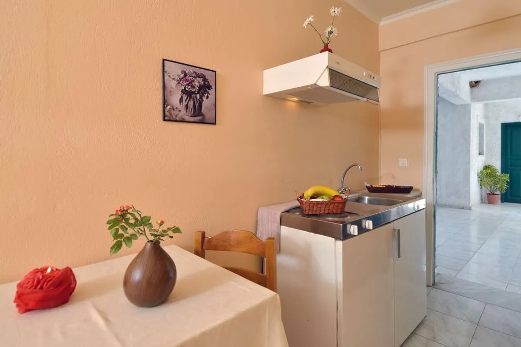 STUDIO STANDARD Room, Damaskis Studios, Corfu