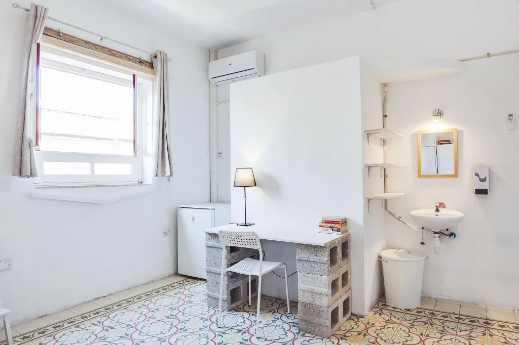 Room, Granny's Inn - Hostel, Malta