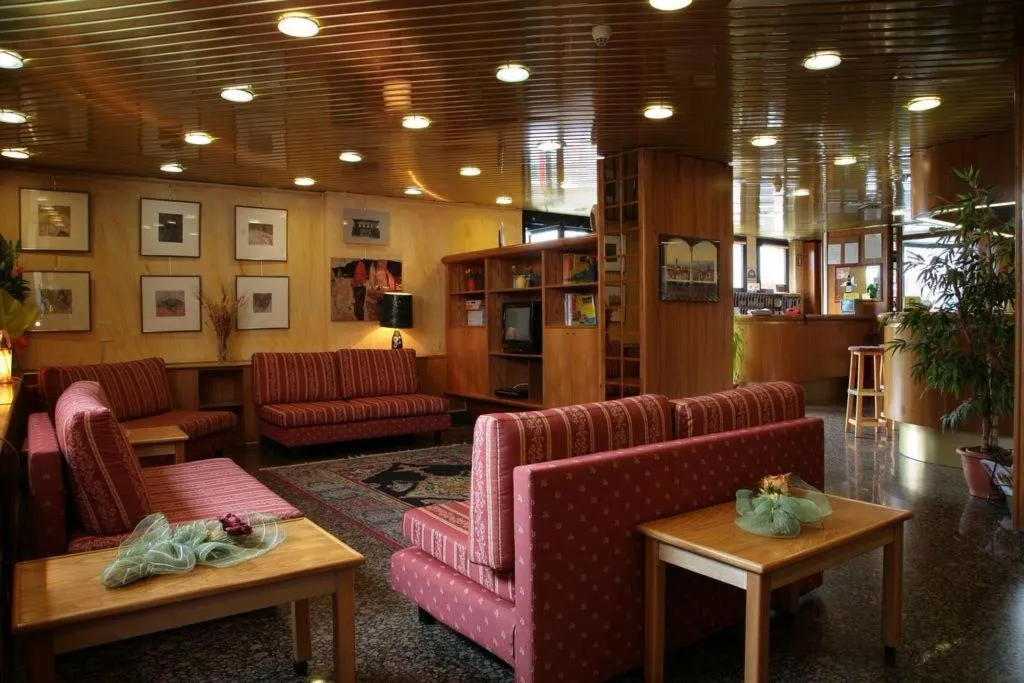 Lobby, Hotel Longobardo, Milan