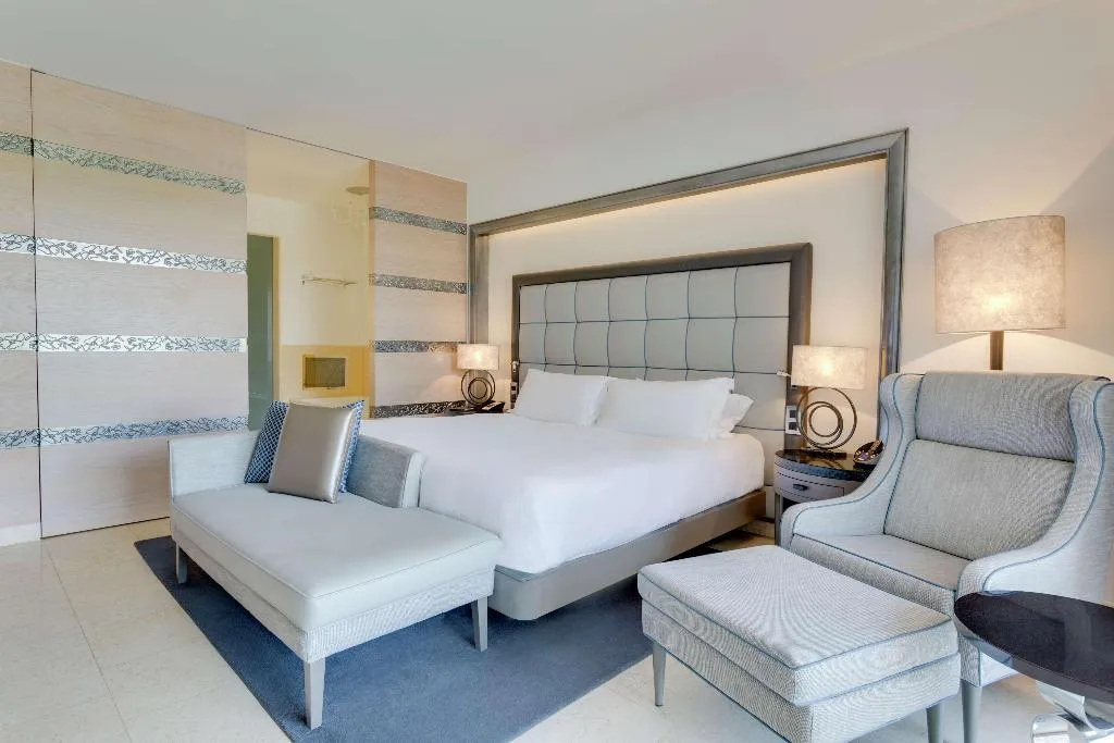 DOUBLE GUEST ROOM KING BED Room, Conrad Algarve, Algarve