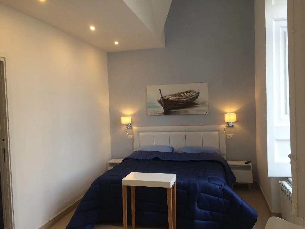Room, Base Napoli B&B, Naples