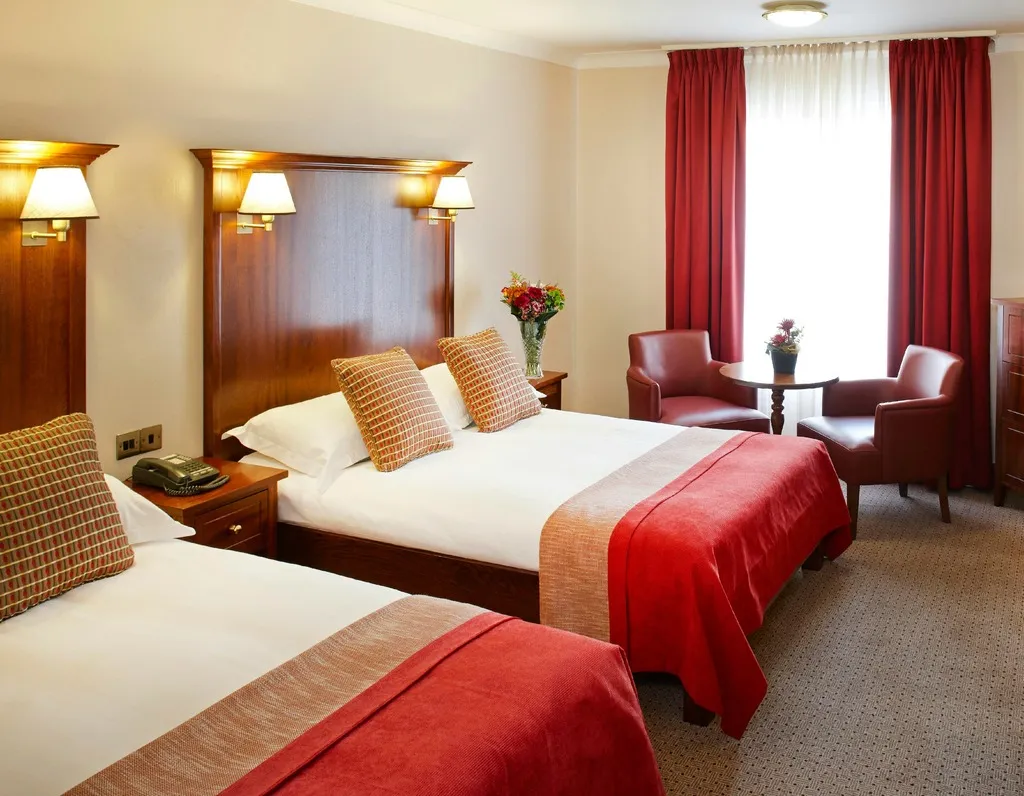 FAMILY ROOM STANDARD Room, Clayton Hotel Ballsbridge, Dublin