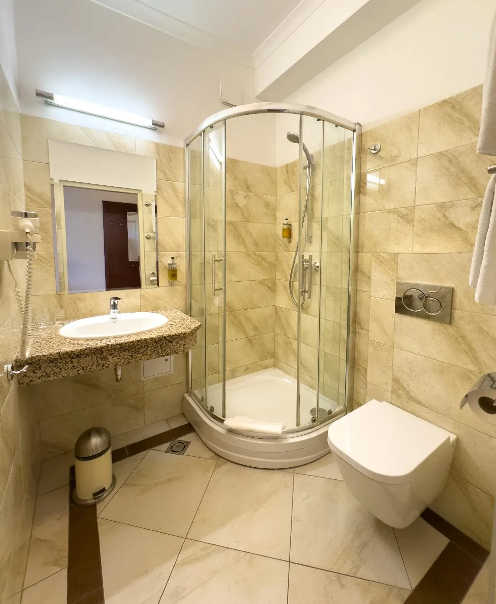 TWIN STANDARD Room, Polonia Hotel, Krakow
