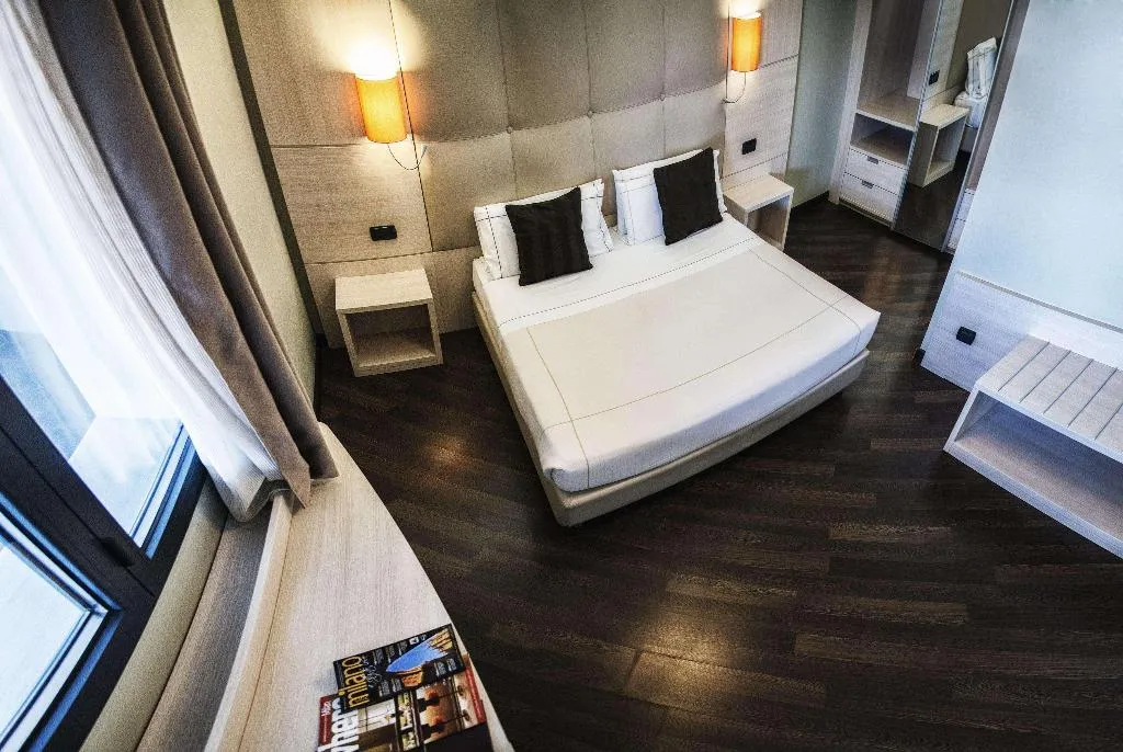 Room, Acca Palace, Milan