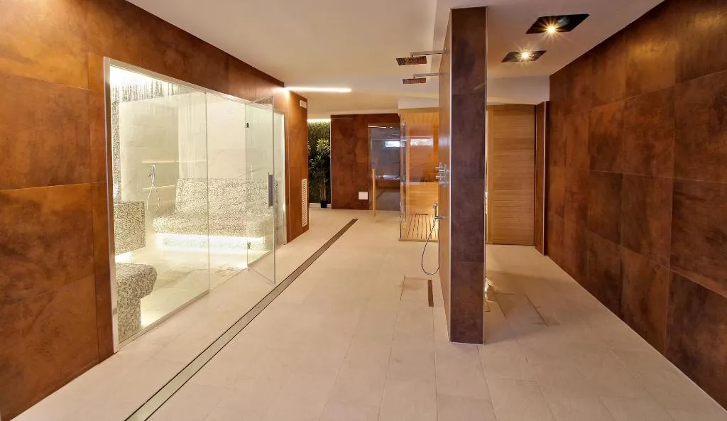 Sports and Entertainment, Hotel Elite, Venice