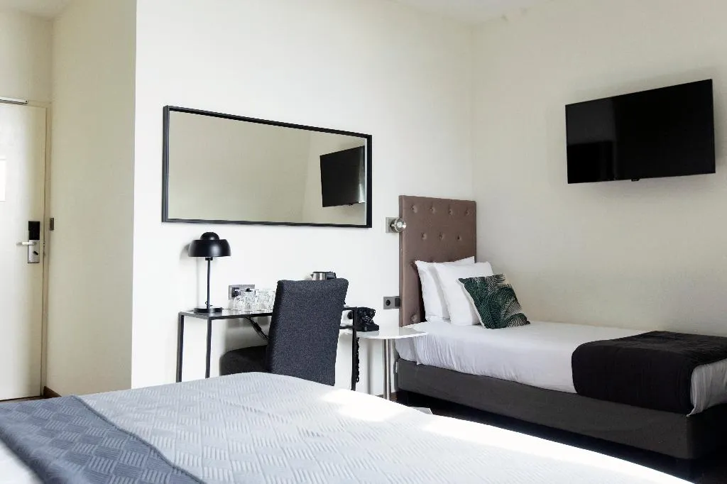 TRIPLE CANAL VIEW Room, Quentin Amsterdam Hotel, Amsterdam