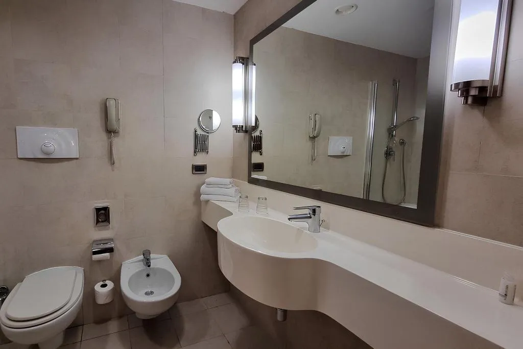 Room, Plaza Caserta, Naples