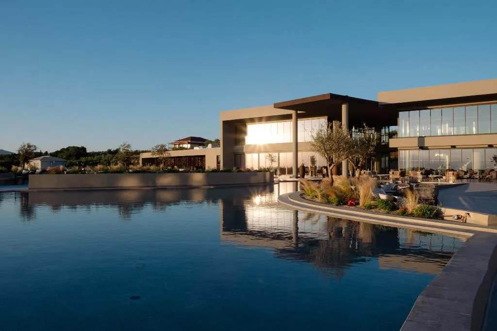 Pool, King Jason Zante – Designed For Adults, Zante