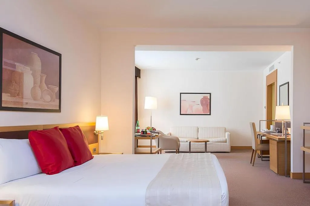 Room, Plaza Caserta, Naples