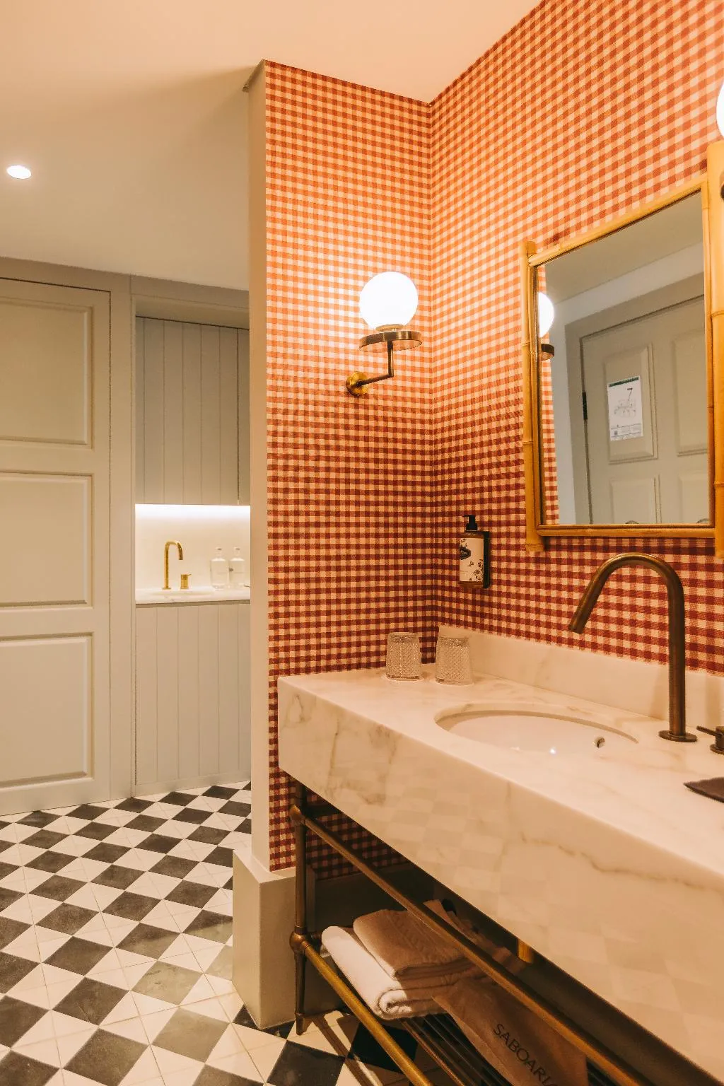 TWIN DELUXE WITH BALCONY Room, Torel Saboaria, Porto
