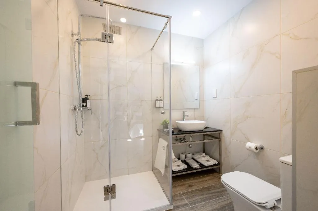 DOUBLE WITH BALCONY Room, C4 Retreats Gozo, Gozo