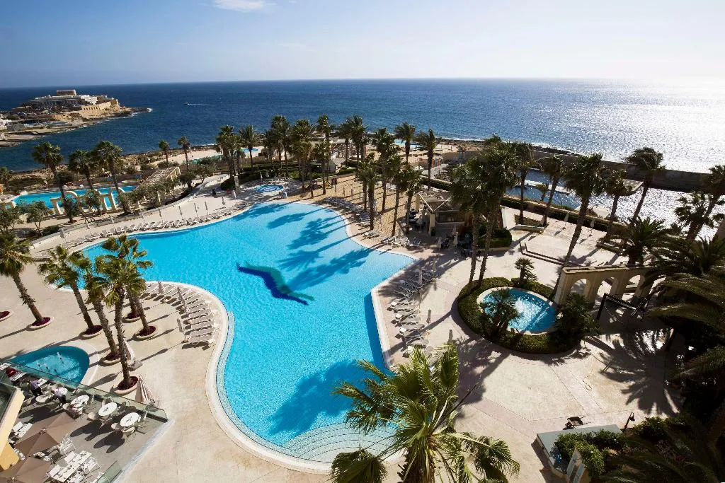 Pool, Hilton Malta, Malta