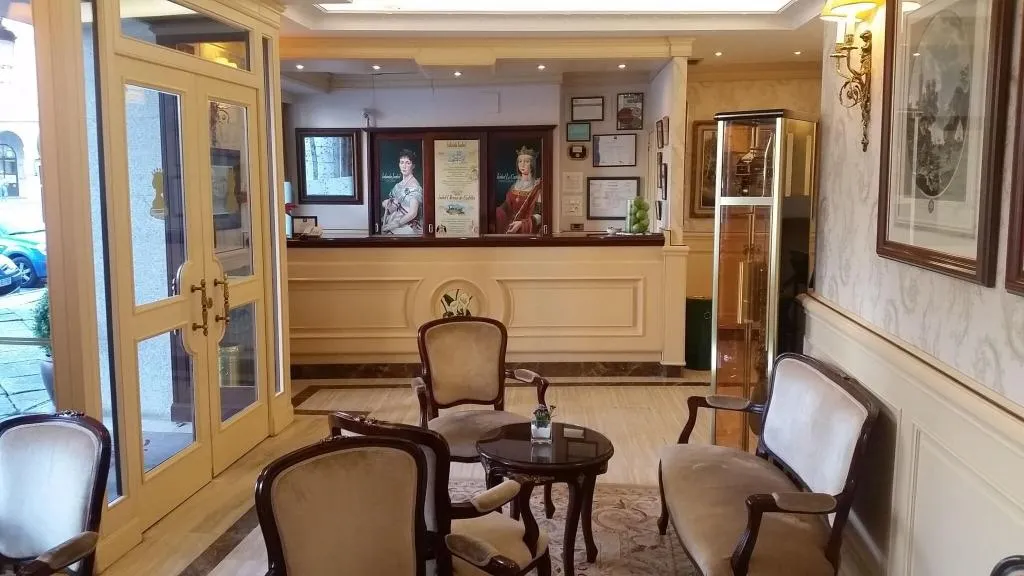 Lobby, Infanta Isabel, Madrid