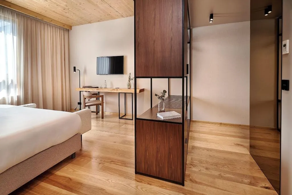 Room, The Log Porto Hotel, Porto