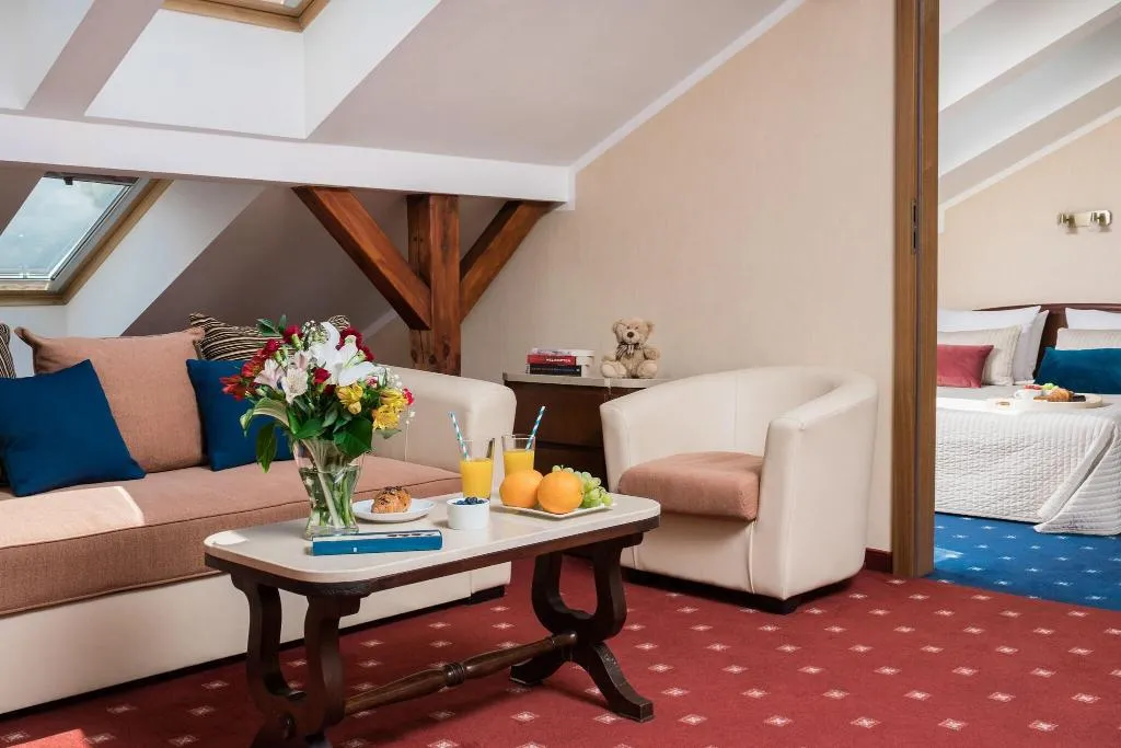 APARTMENT KING SIZE BED Room, Booking Hotel Crown Piast & Spa*****, Krakow