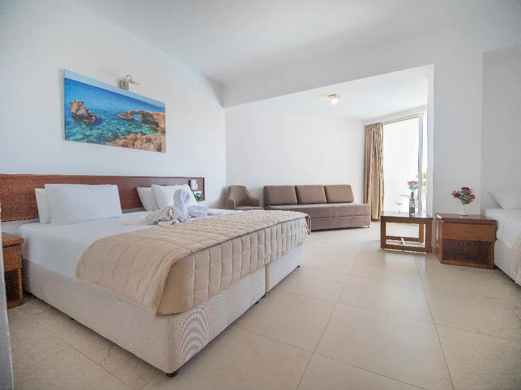FAMILY ROOM SIDE SEA VIEW Room, Avlida, Cyprus