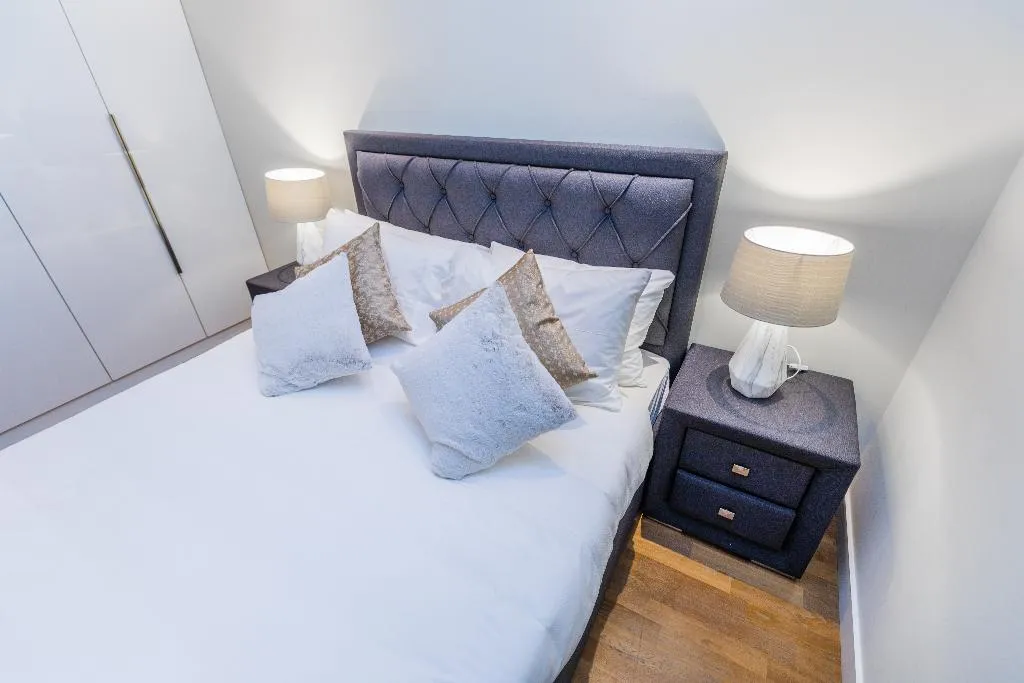 APARTMENT CAPACITY 8 THREE BEDROOMS Room, FAM Living - City Walk, Dubai
