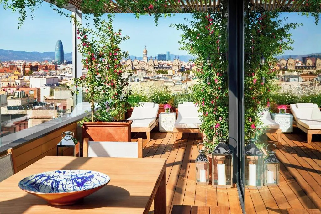 DOUBLE PENTHOUSE WITH VIEWS Room, EDITION Barcelona, Barcelona