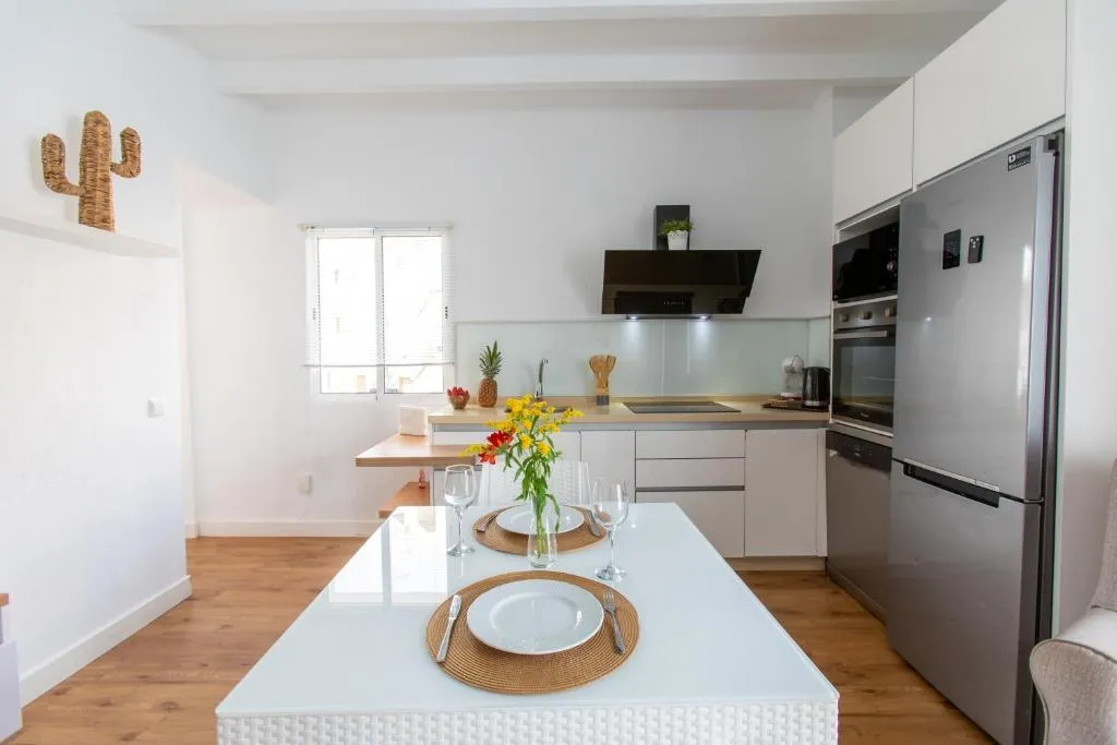 APARTMENT OCEAN VIEW TWO BEDROOMS Room, Boutique Rooms Playa Burriana, Costa Del Sol
