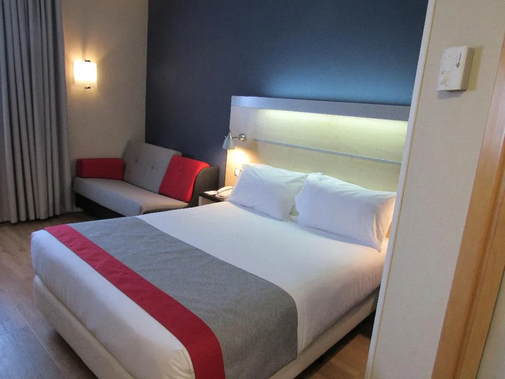 DOUBLE QUEEN SIZE BED Room, Holiday Inn Express Madrid-Alcorcon, Madrid