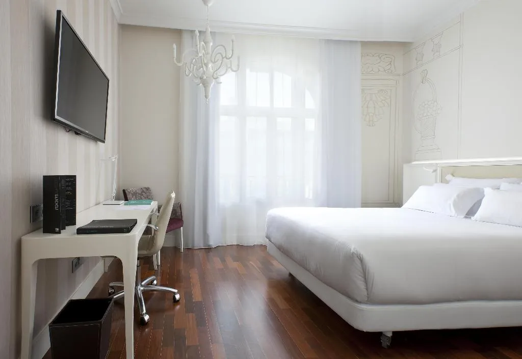 DOUBLE SUPERIOR WITH VIEWS Room, NH Collection Madrid Abascal, Madrid