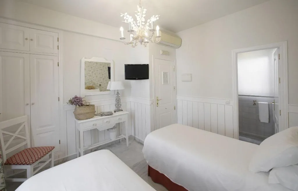 Room, Puerta de Sevilla, Seville