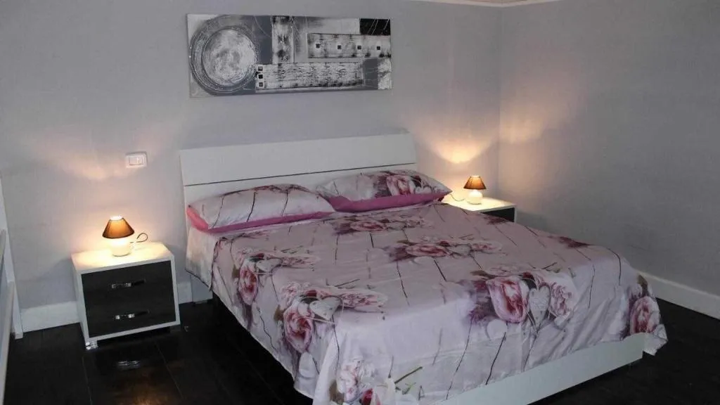 Room, B&B La Torretta di Chiaia, Naples