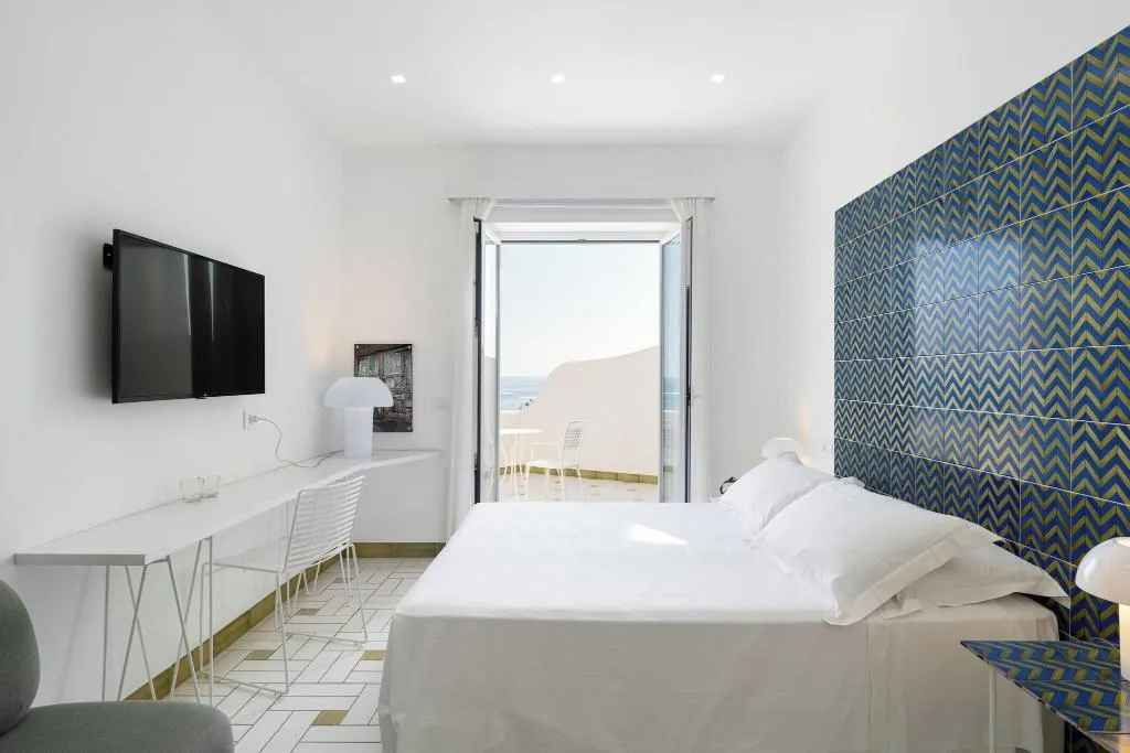 Room, Apollon Club, Naples