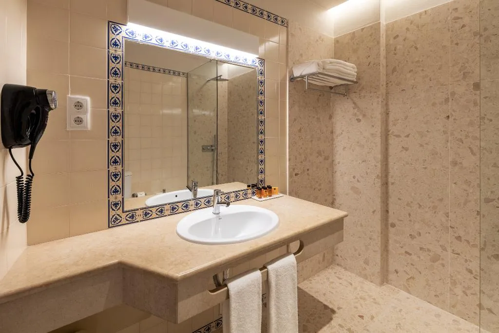 TWIN SEA VIEW WITH BALCONY Room, Belavista da Luz, Algarve