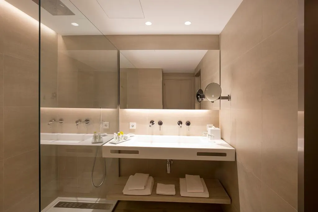 SUITE WITH JACUZZI Room, Canyamel Park Hotel & Spa, Majorca