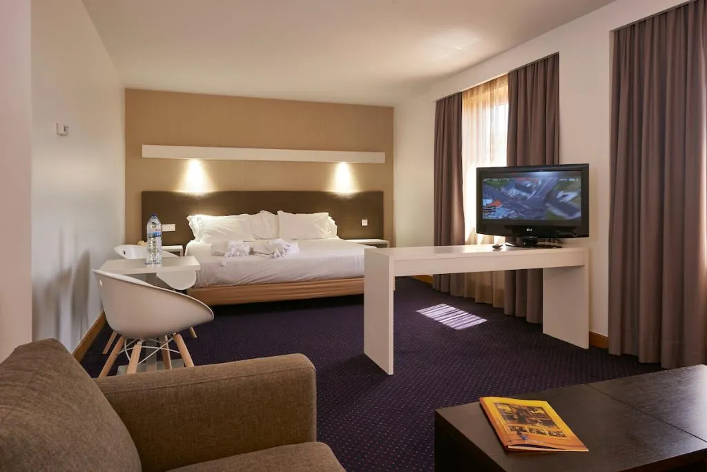 JUNIOR SUITE STANDARD Room, Aeminium Coimbra, Affiliated by Meliá, Porto