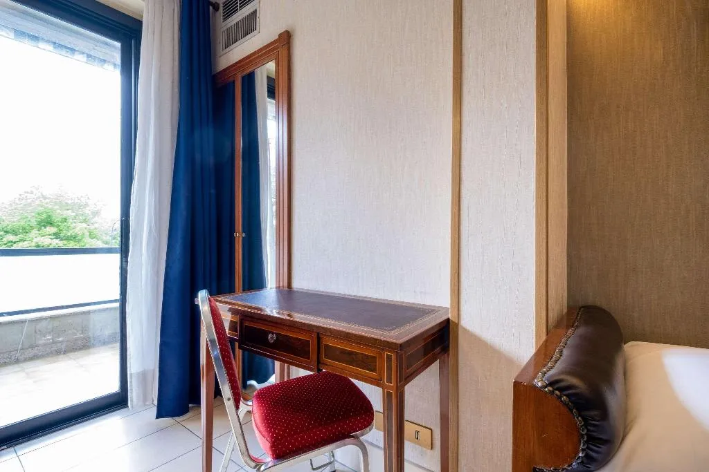 DOUBLE WITH DOUBLE BED Room, Hotel Rouge et Noir Roma, Rome