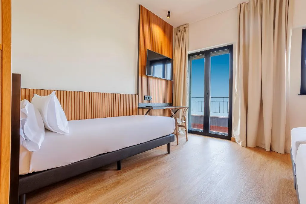 TRIPLE STANDARD Room, Acta Madfor Hotel, Madrid