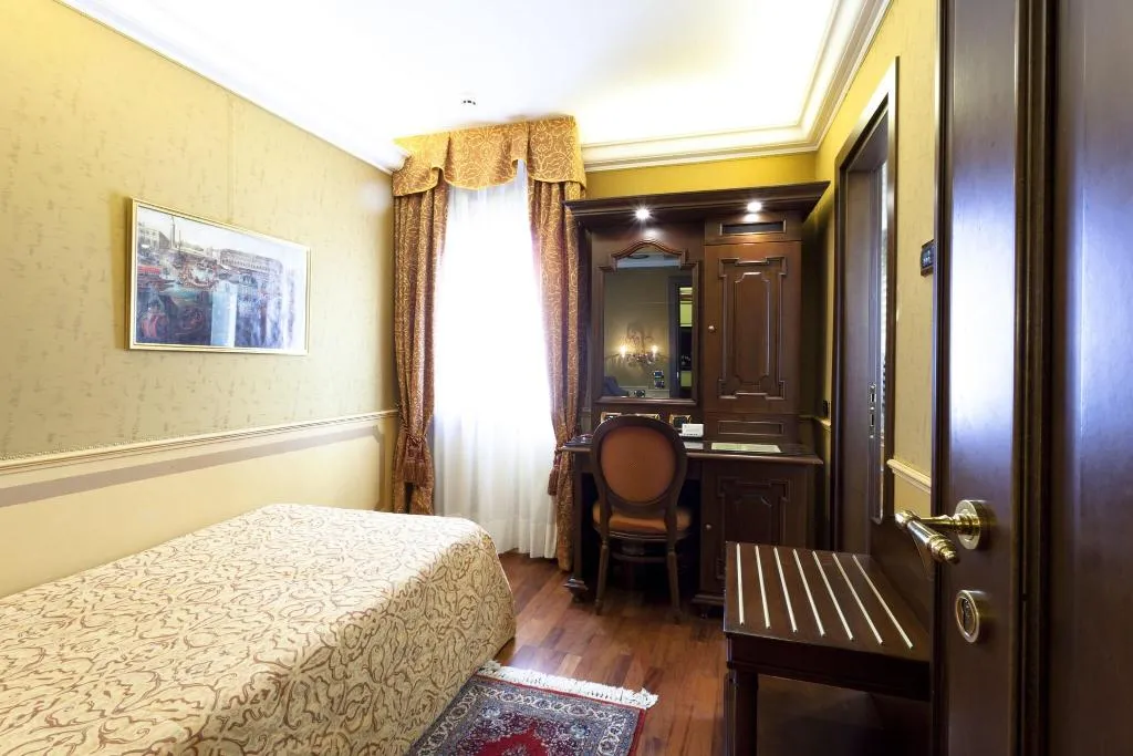 SINGLE STANDARD Room, Al Codega, Venice