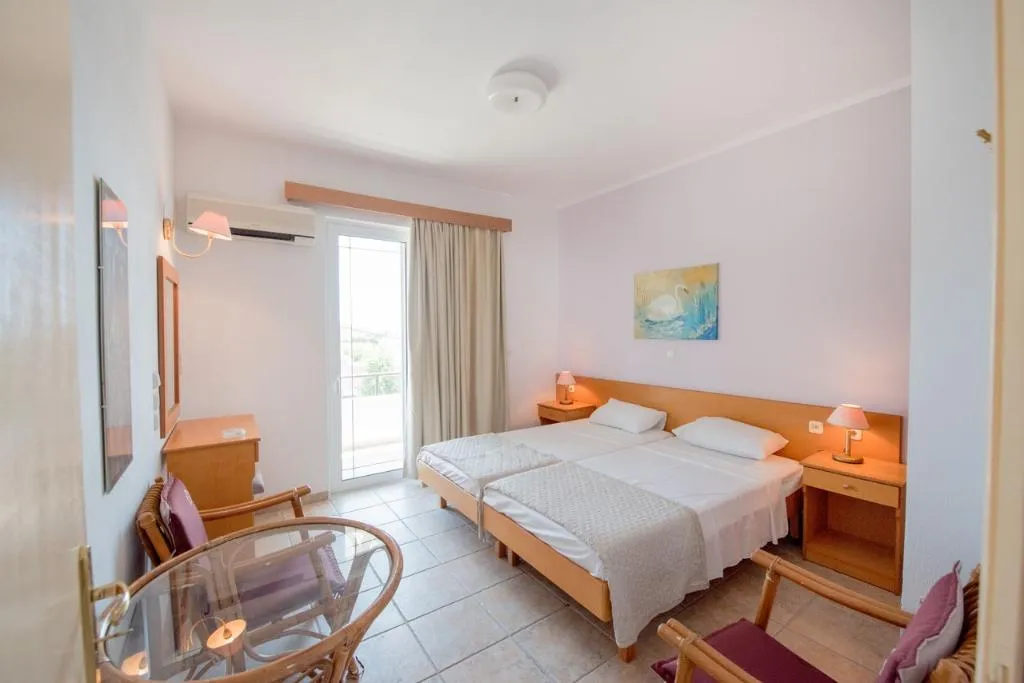 FAMILY ROOM DELUXE WITH BALCONY Room, Sokrates Studios, Rhodes