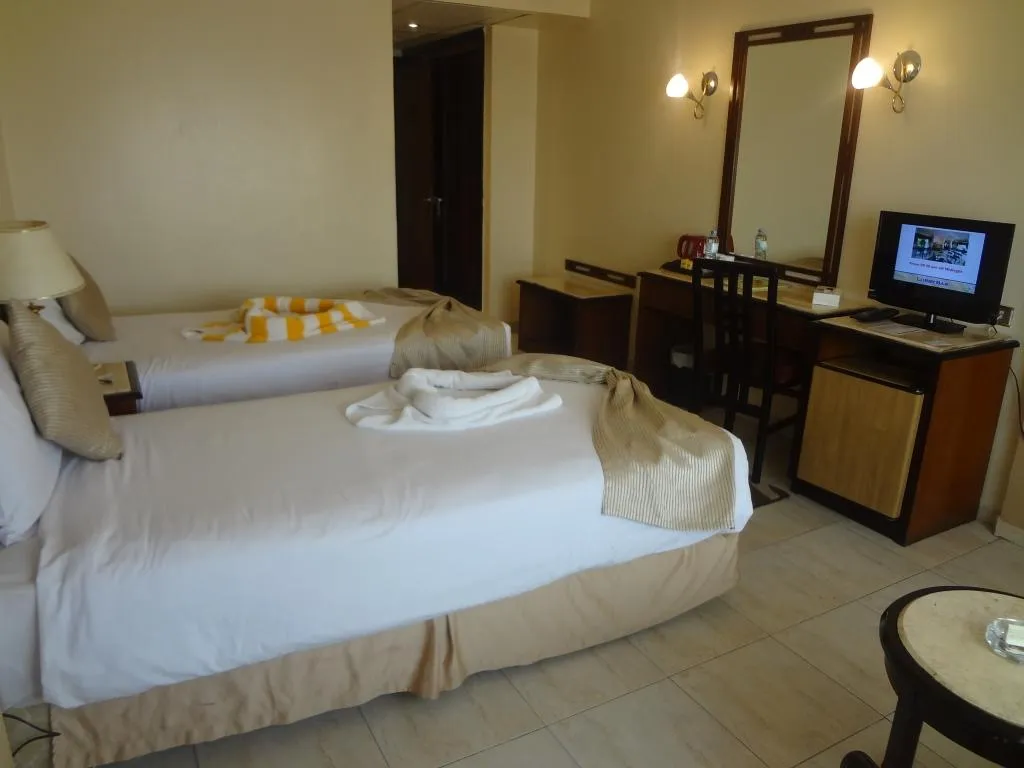 TWIN STANDARD Room, Swiss Inn Nile, Cairo