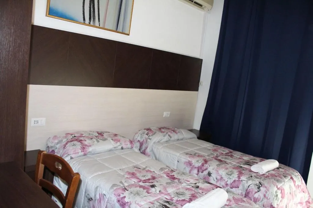 Room, Colombo Hotel & Hostel For Backpackers, Venice
