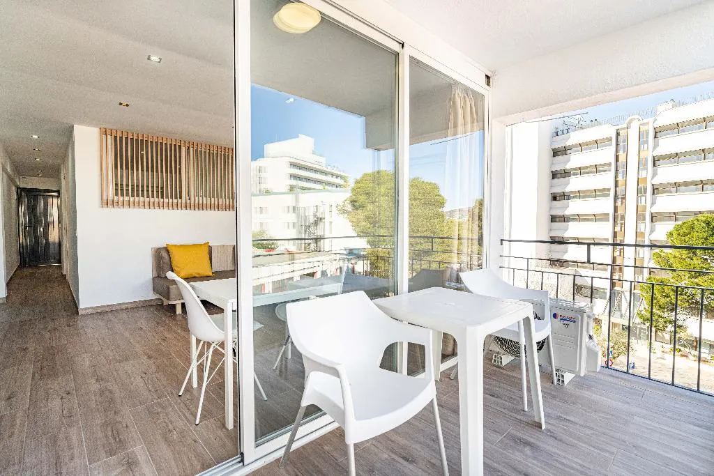 APARTMENT ONE BEDROOM WITH TERRACE Room, Kensington Econotels, Majorca